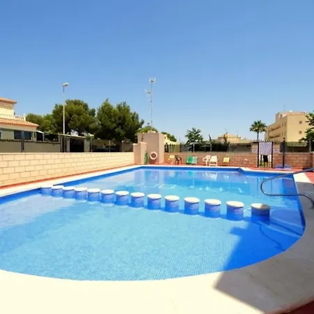 2 Bedroom House In Cabo Roig *